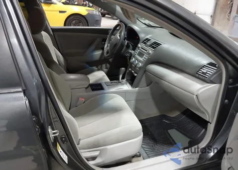 2008 Toyota Camry Le z USA, uszkodzony, nr VIN 4T1BE46K48U751404